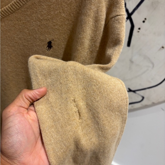 Vintage 90s Polo Ralph Lauren Pure Lambswool Distressed V-Neck Sweater - Picture 6 of 6